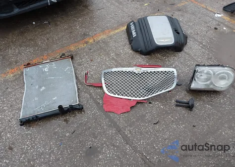 2006 Chrysler 300C z USA, uszkodzony, nr VIN 2C3KA63H06H489955